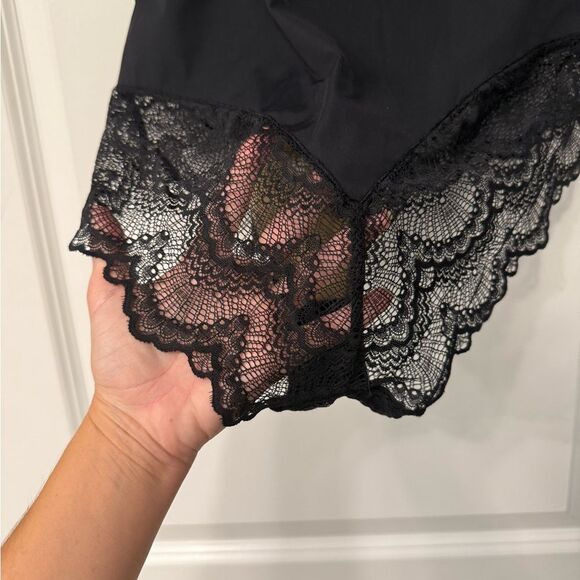 Pinsy Lace Shapewear Bodysuit - Picture 9 of 9